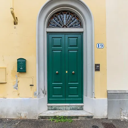 Bright Apartment With Private Garden And Balcony Firenze Esterno foto