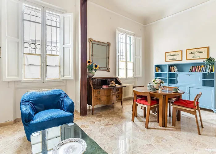 Bright Apartment With Private Garden And Balcony