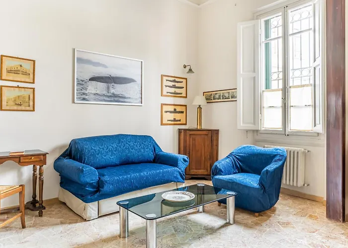 Bright Apartment With Private Garden And Balcony
