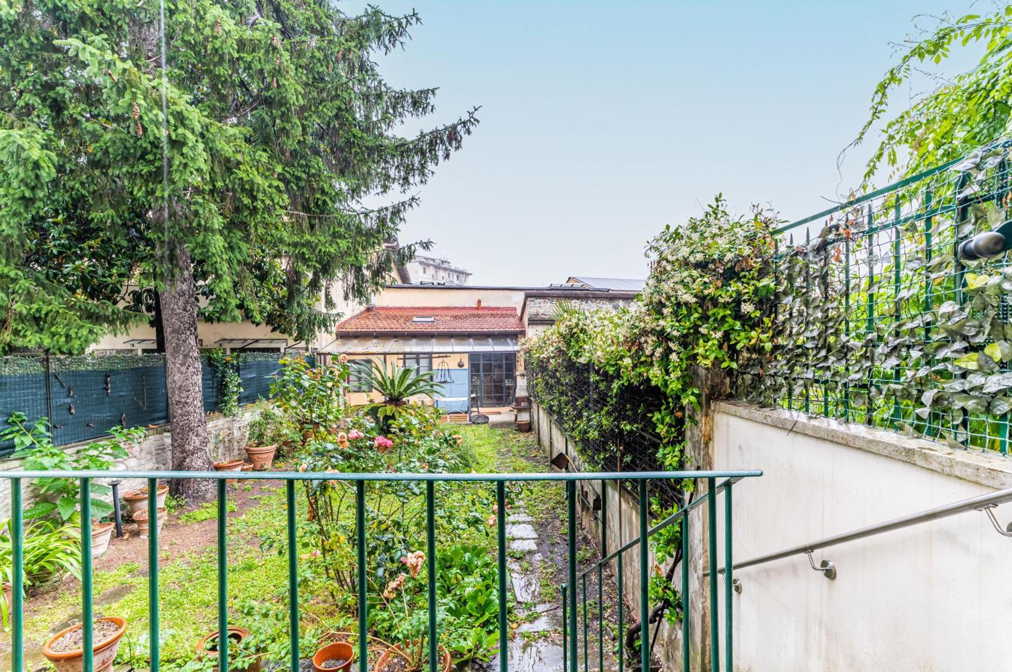 Bright With Private Garden And Balcony * Florenz