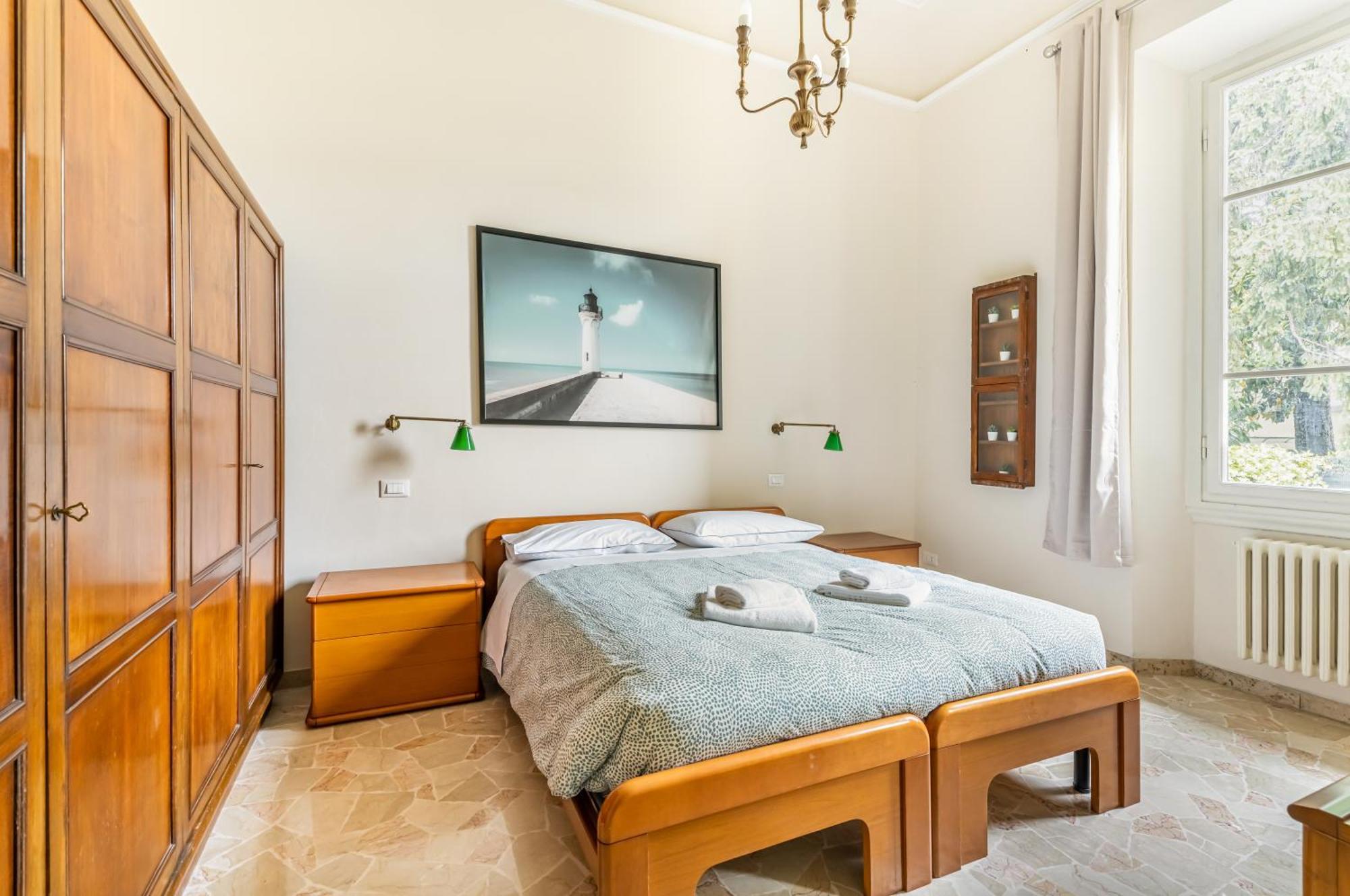 Bright With Private Garden And Balcony Florenz
